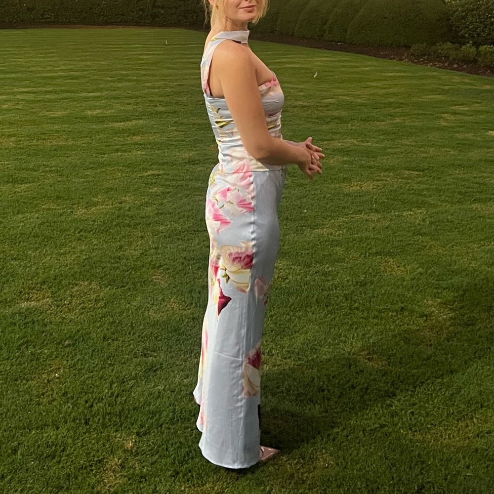 Verity Set - Picture 3 of 9